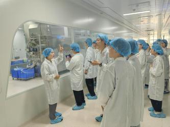 物流管理师生赴汤臣倍健调研,提升物流行业认知与实践能力